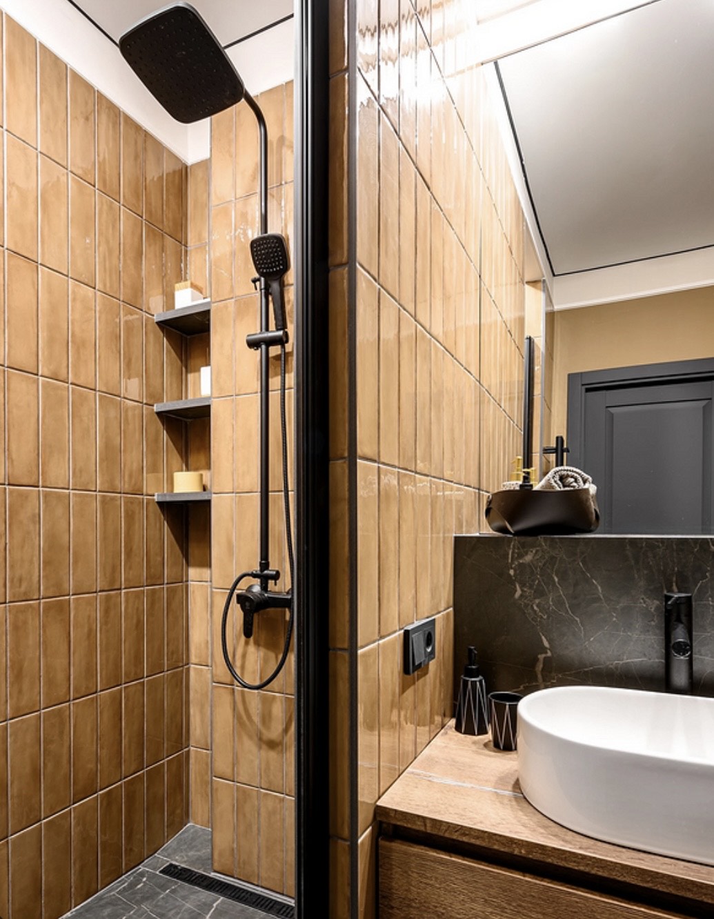 Shower & bathroom tiling